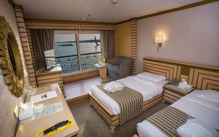 Princess Sarah Nile Cruise x