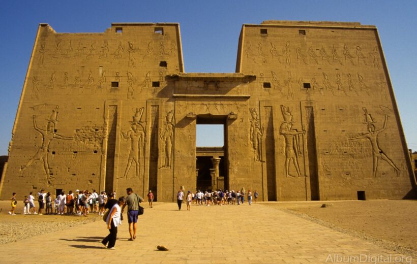 Excursión privada a los templos de Kom Ombo y Edfu desde Asuán - ADT005